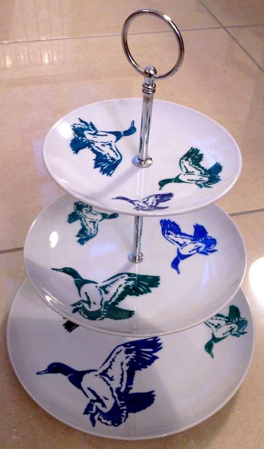 Serviteur 3 étages en porcelaine personnalisé par des canards.